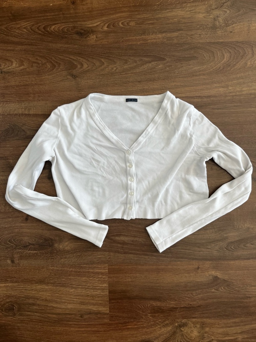 Brandy Melville White Ribbed Button Up Long Sleeve Crop Cardigan Top